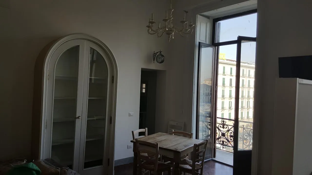 Apartment Metro Garibaldi - Loft Con Wifi E 4 Posti Letto Presso La Stazione Centrale Di Napoli