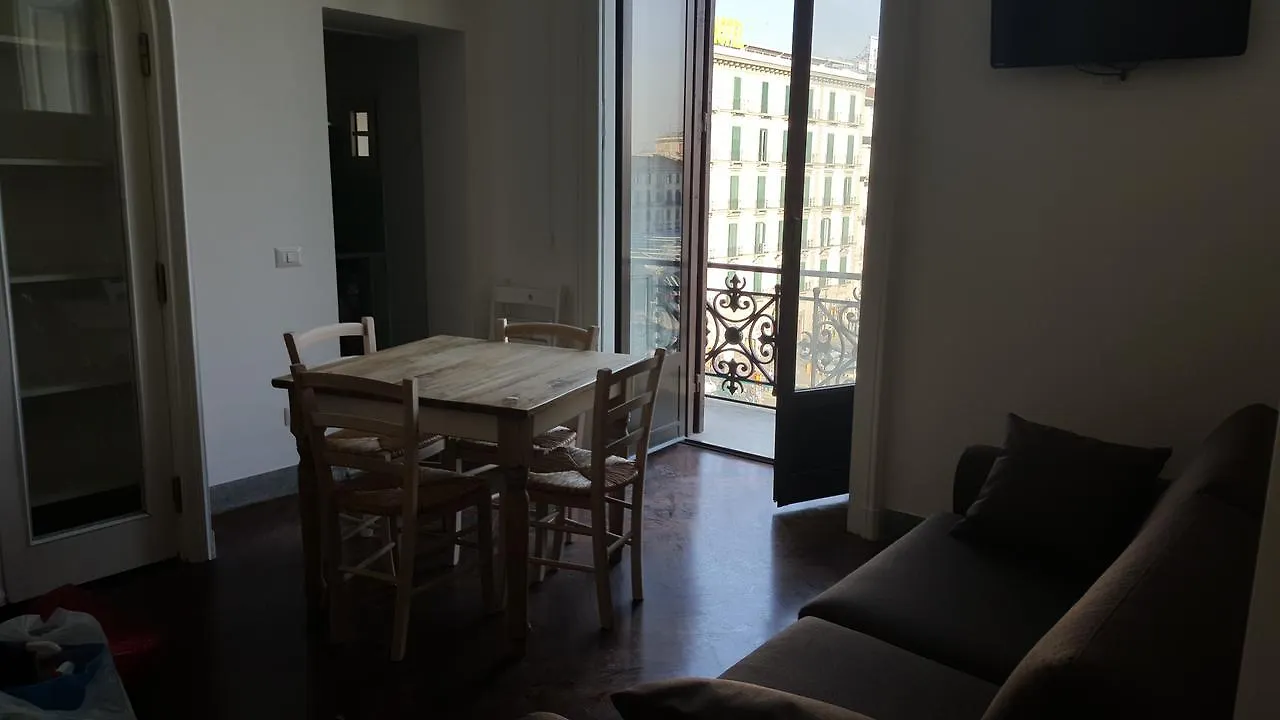 Apartment Metro Garibaldi - Loft Con Wifi E 4 Posti Letto Presso La Stazione Centrale Di Napoli