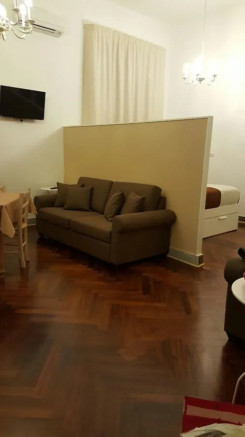 Metro Garibaldi - Loft Con Wifi E 4 Posti Letto Presso La Stazione Centrale Di Napoli 0*, Neapel Italien